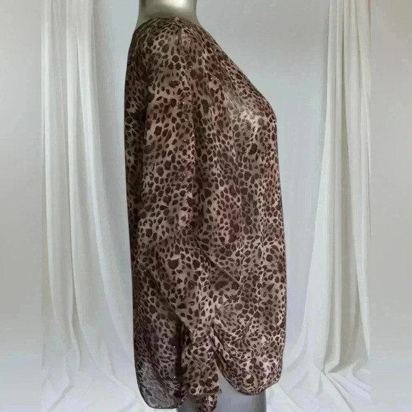 ✅Leopard  Chiffon Top - Picture 2 of 14